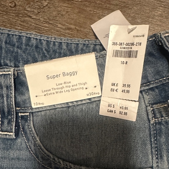 Hollister Wide Leg Low Rise - size 10 NWT - Picture 2 of 3